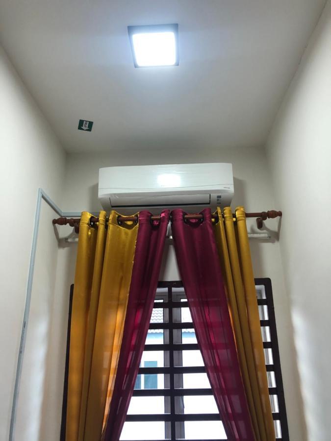Hasnifana Homestay Seri Iskandar Exterior photo